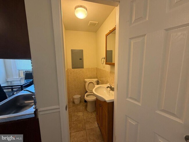 Building Photo - 7105 Rising Sun Ave