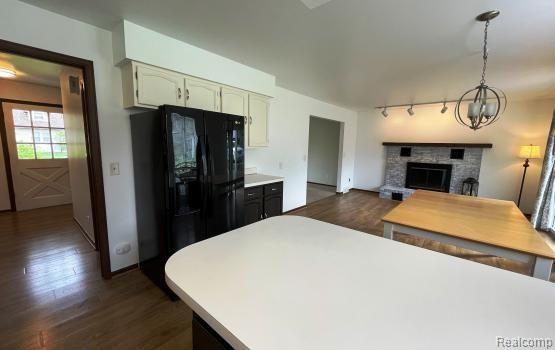 Building Photo - 2145 Lakeshire Dr