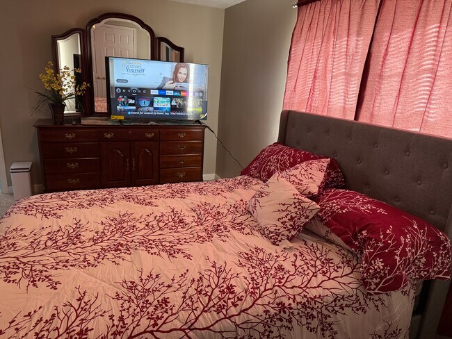 Building Photo - 4557 S 2nd St