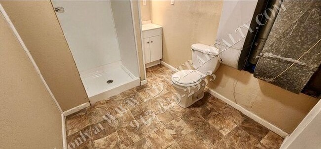 Building Photo - Beautiful House in South KC-Available NOW!!