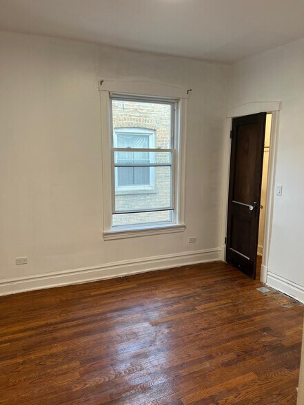 Building Photo - 4536 W Wrightwood Ave