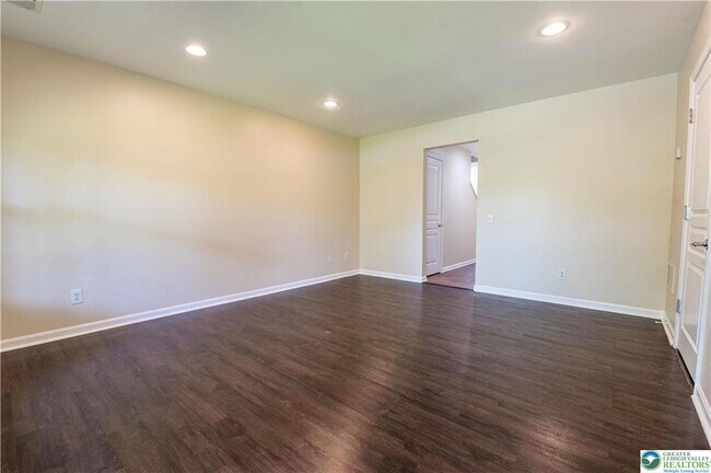 Building Photo - 8475 Putnam Ct