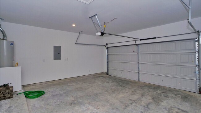 Building Photo - 22612 Malvicino Dr