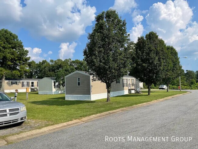 Building Photo - 387 Webster Rd