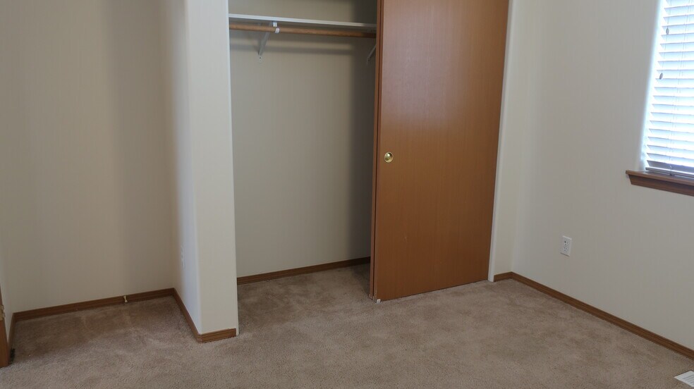 Building Photo - 1289 Canyon Ct