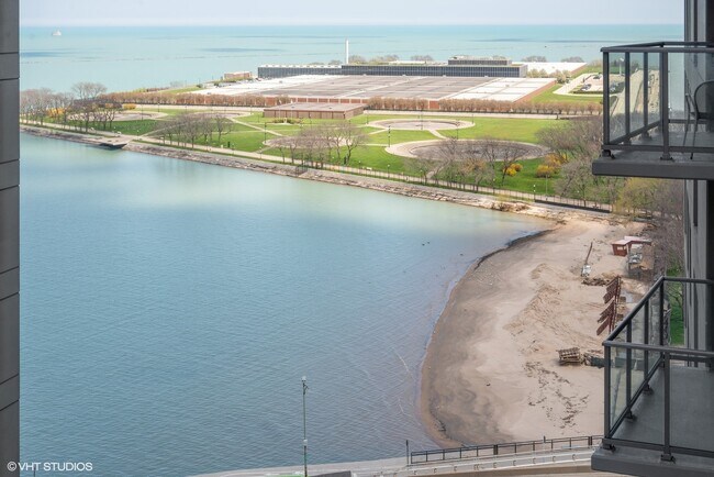 Building Photo - 600 N Lake Shore Dr