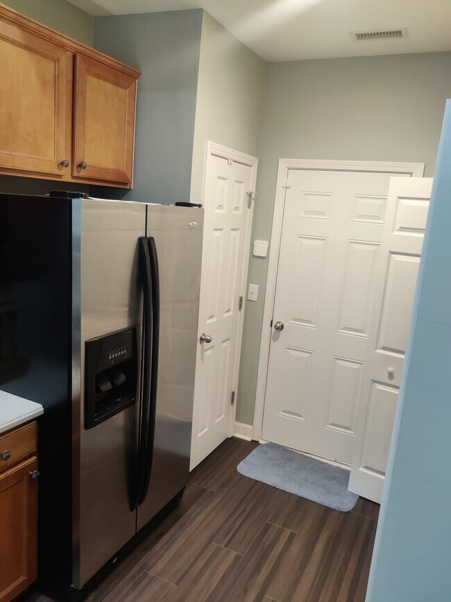 Building Photo - 311 Plank Bridge Way