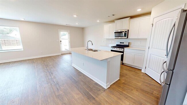 Building Photo - 7726 Shaddix St
