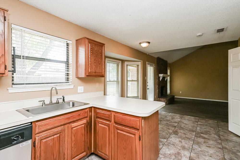 Building Photo - 829 Minuteman Dr