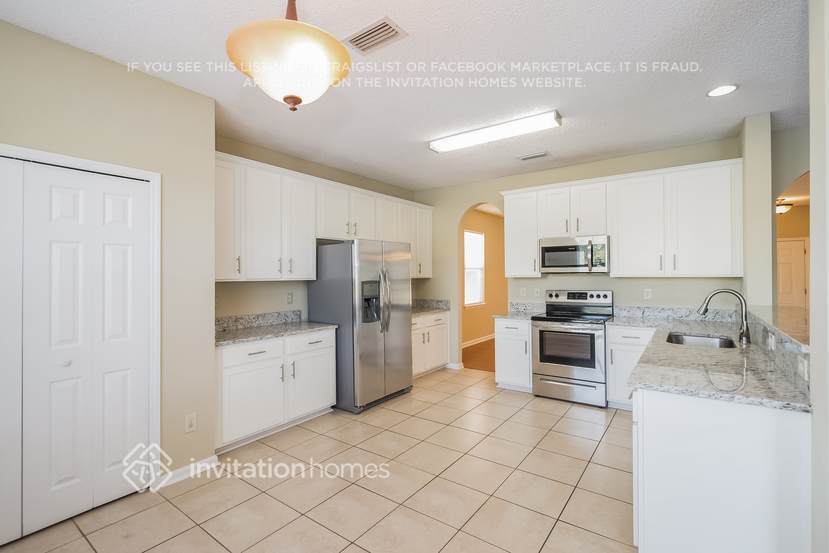 Building Photo - 1656 Hawkins Cove Dr E
