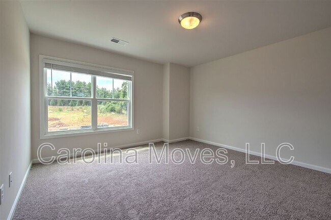 Building Photo - 34 Apricot Ln