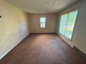 Building Photo - 3-BED, 1 BATH BEAUTIFUL SINGLE- FAMILY HOME IN MAPLE HEIGHTS!