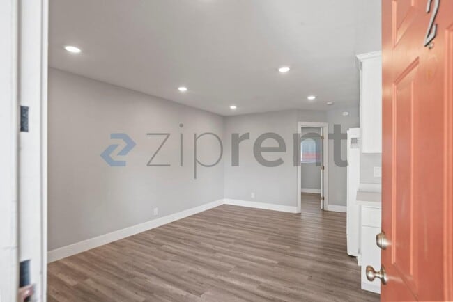 Building Photo - 26910 Manon Ave