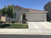 Building Photo - Gated Single Story, 2 Bedroom 2 Ba, Covere...
