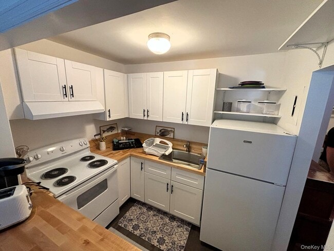 Building Photo - 26 Layton Ave