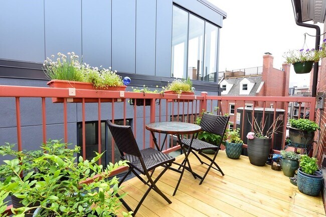 Building Photo - 21 Main St