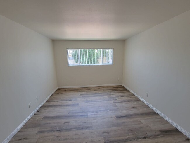 Building Photo - 15000 Burbank Blvd