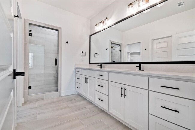 Building Photo - 20 Lochgilphead Ln