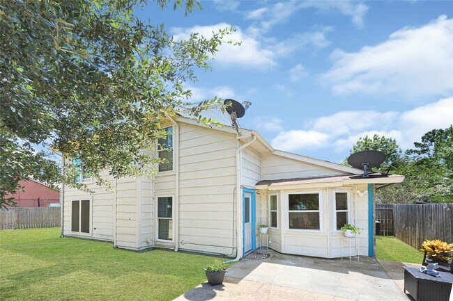 Building Photo - 8031 Summer Pl Dr