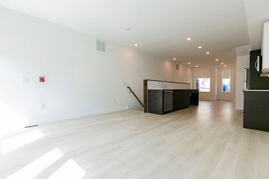 Building Photo - 1240 Lecount St