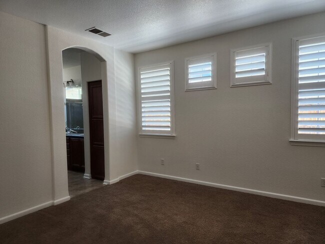 Building Photo - Beautiful home in Kiley Ranch.