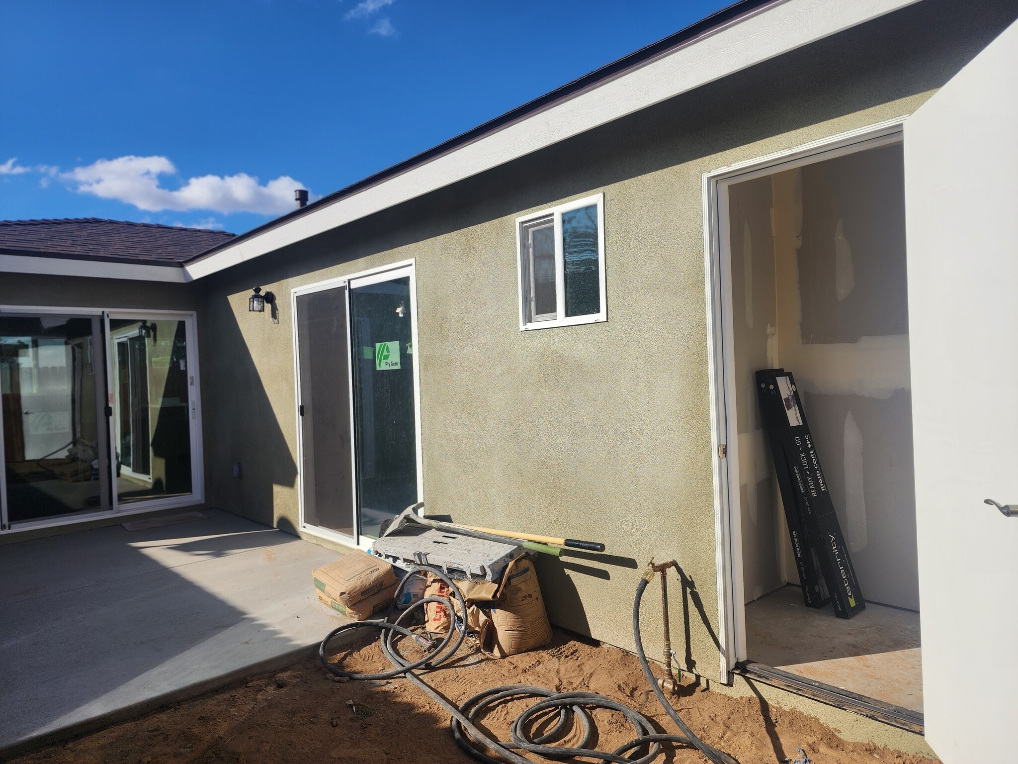 Building Photo - 891 Country Hill Rd