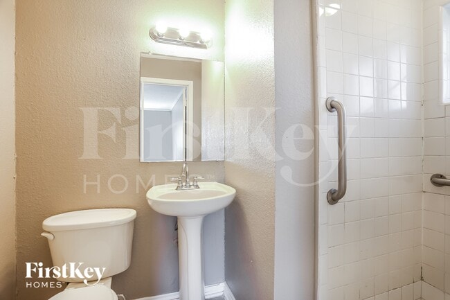 Building Photo - 2907 E Mitchell St