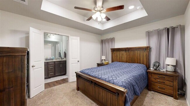 Building Photo - 803 Meadow Brook Dr