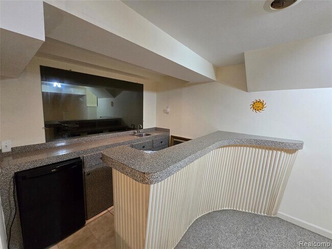 Building Photo - 2310 Cumberland Dr