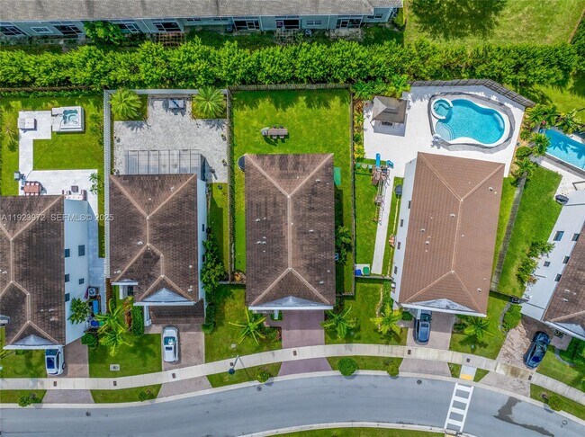 Building Photo - 268 NE 210th Way