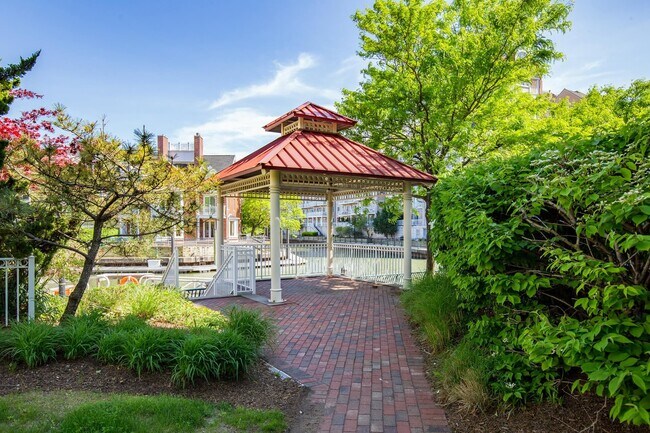 Building Photo - 101 Shearwater Ct E