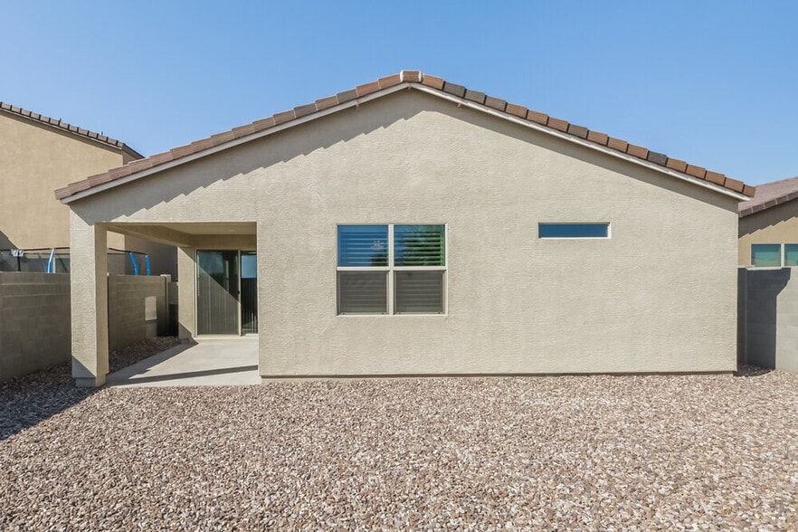 Building Photo - 36083 N Urika Dr