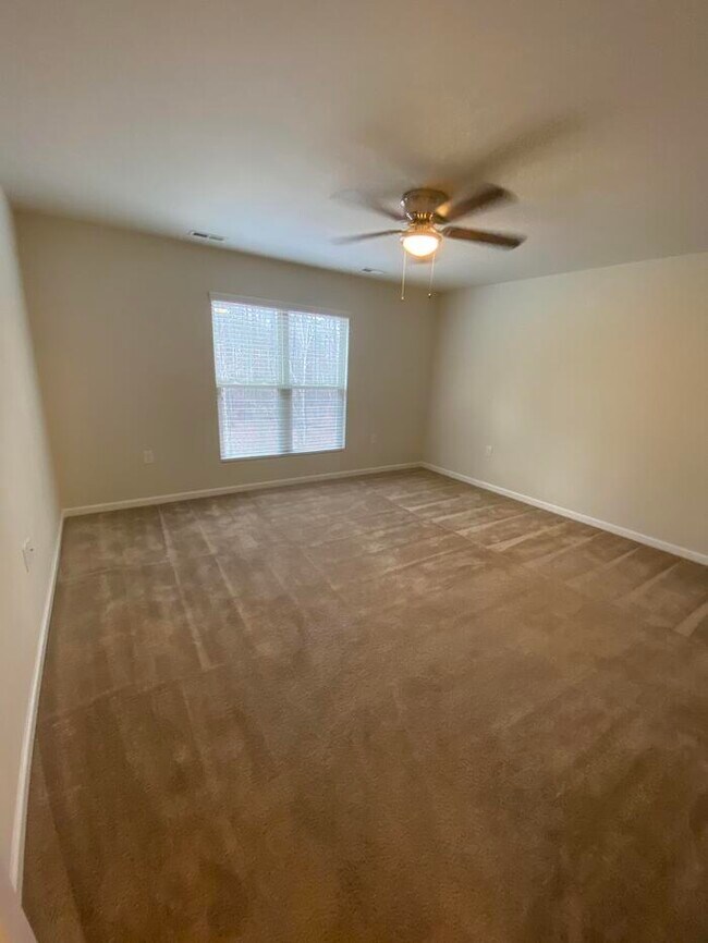 Building Photo - 509 Brier Crossings Loop