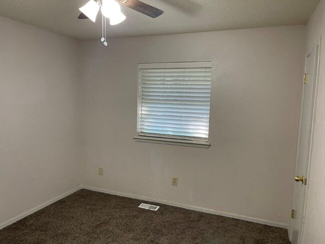 Building Photo - Military Discount available! Updated 3 bed 2 bath, 2 car, fenced yard!