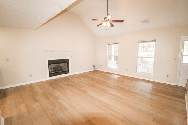 Building Photo - 507 S Kevin Ct