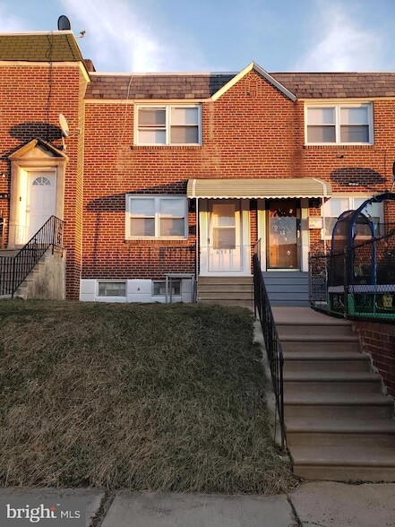 Primary Photo - 6353 Eastwood St