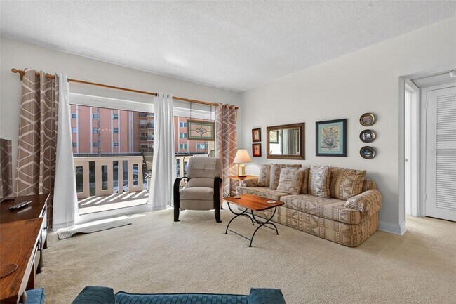 Building Photo - 1200 N Shore Dr NE