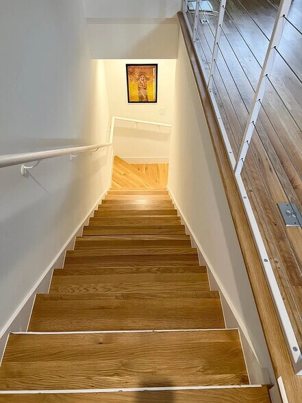 Building Photo - Room in Townhome on New Bern Ave