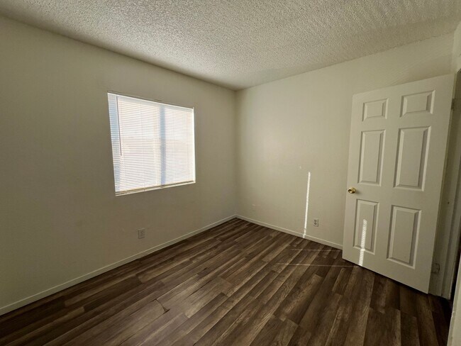 Building Photo - 6942 Appleton Dr