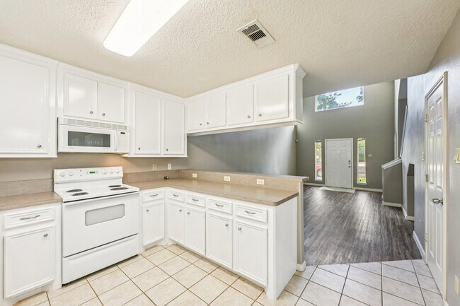 Building Photo - 100 Westpark Dr