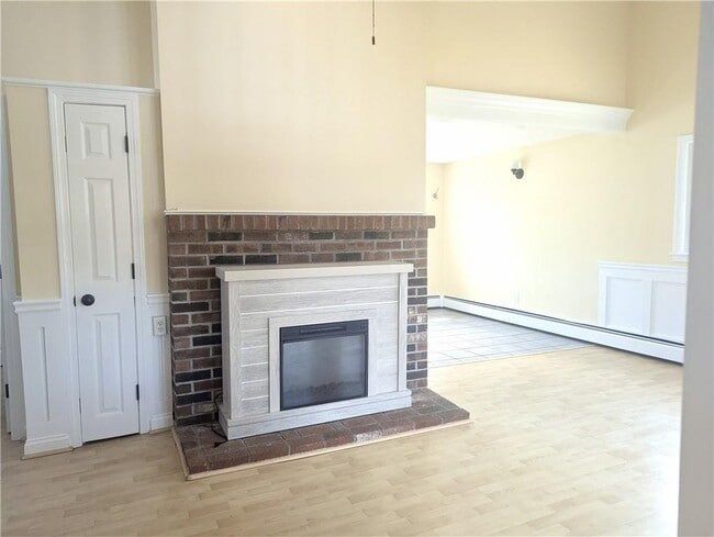 Building Photo - 42 Granby St