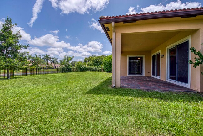 Building Photo - 172 Manor Cir