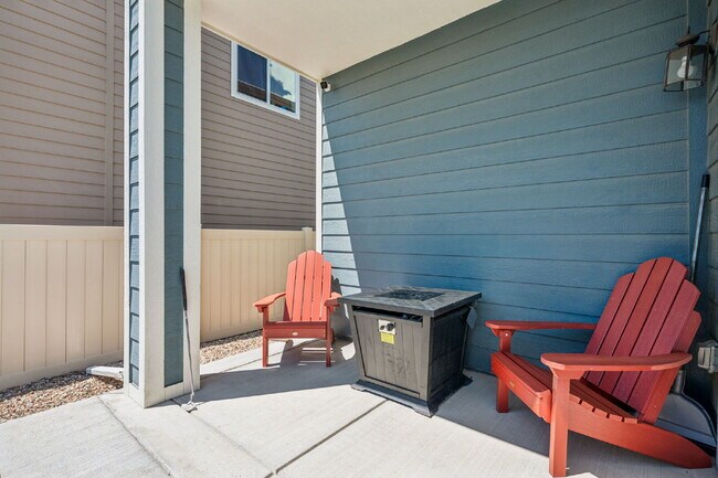 Building Photo - "Spacious 4-Bed Sanctuary with 3.5 Baths in Fountain, CO – Your Perfect Home Awaits!"