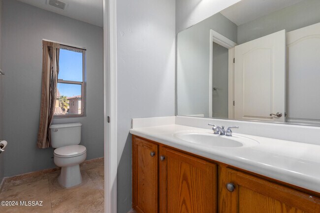 Building Photo - 1599 W Homecoming Way