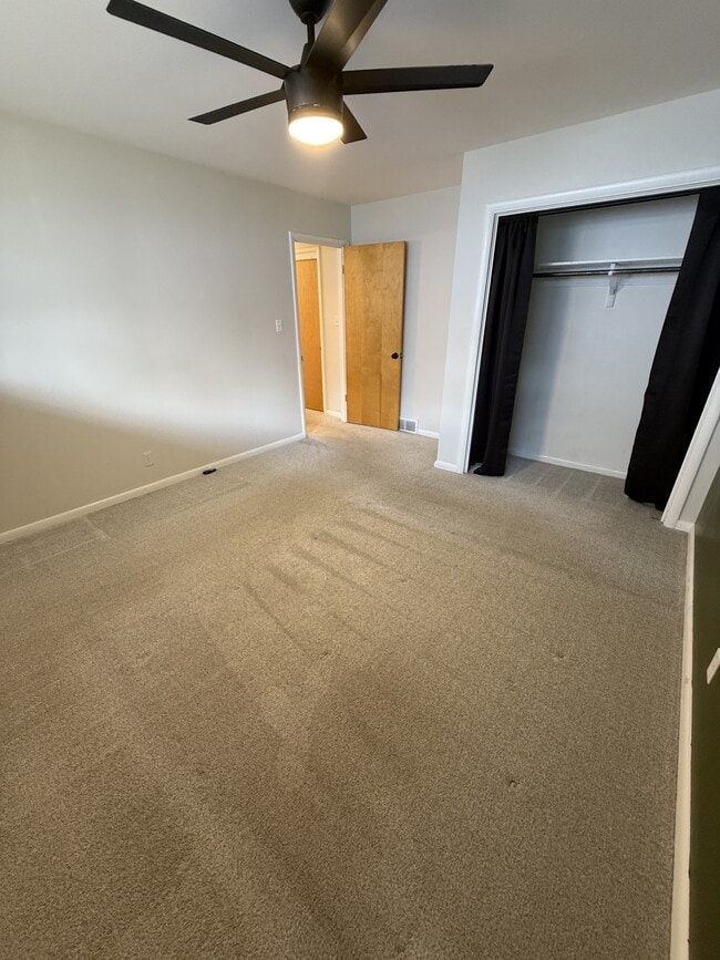 Building Photo - 3201 7th Ave S