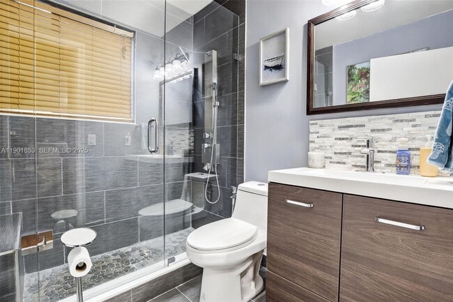 Building Photo - 1002 NW 105th Ave