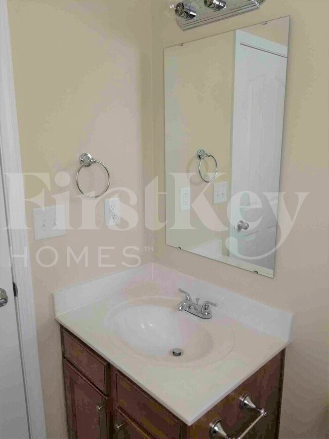 Building Photo - 8019 Bushy Creek Dr