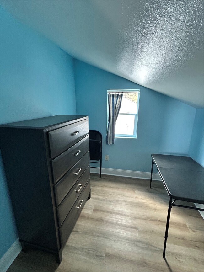 Building Photo - 30 Harbour Ln