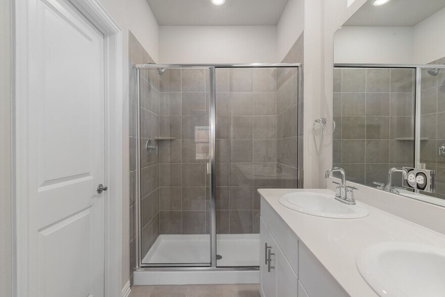 Building Photo - 818 Honeydew Ln