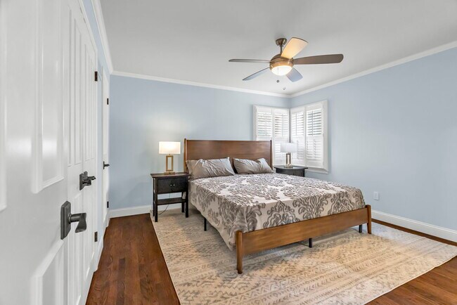 Building Photo - 6661 Woodson Dr